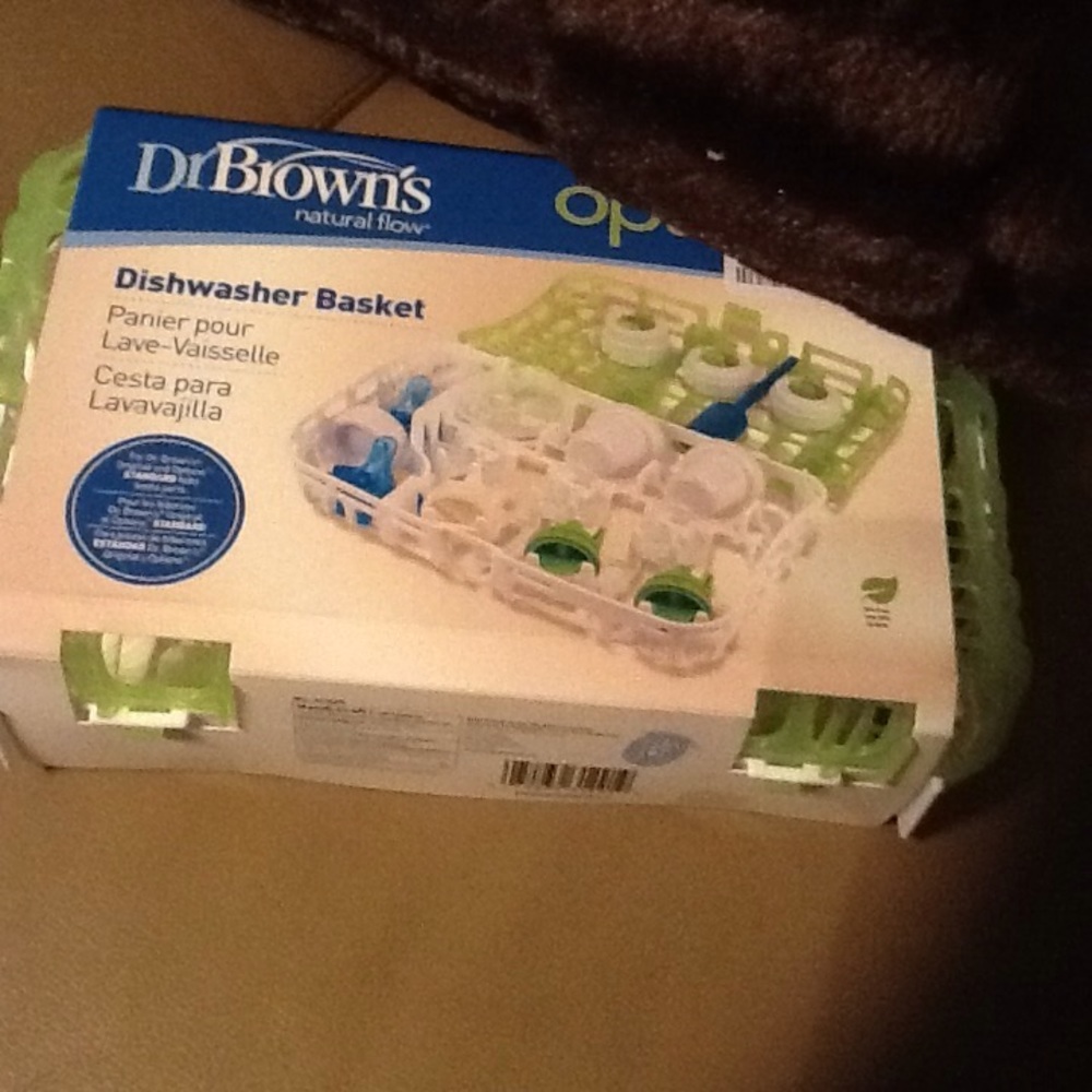Dishwasher basket for baby nipples and top bottle
